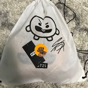 bt21 shooky face cushion ( 30 cm )